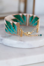 Load image into Gallery viewer, Bracelet Green Daisy